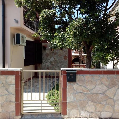 Apartment "Mislav" Gornji Karin Kültér fotó